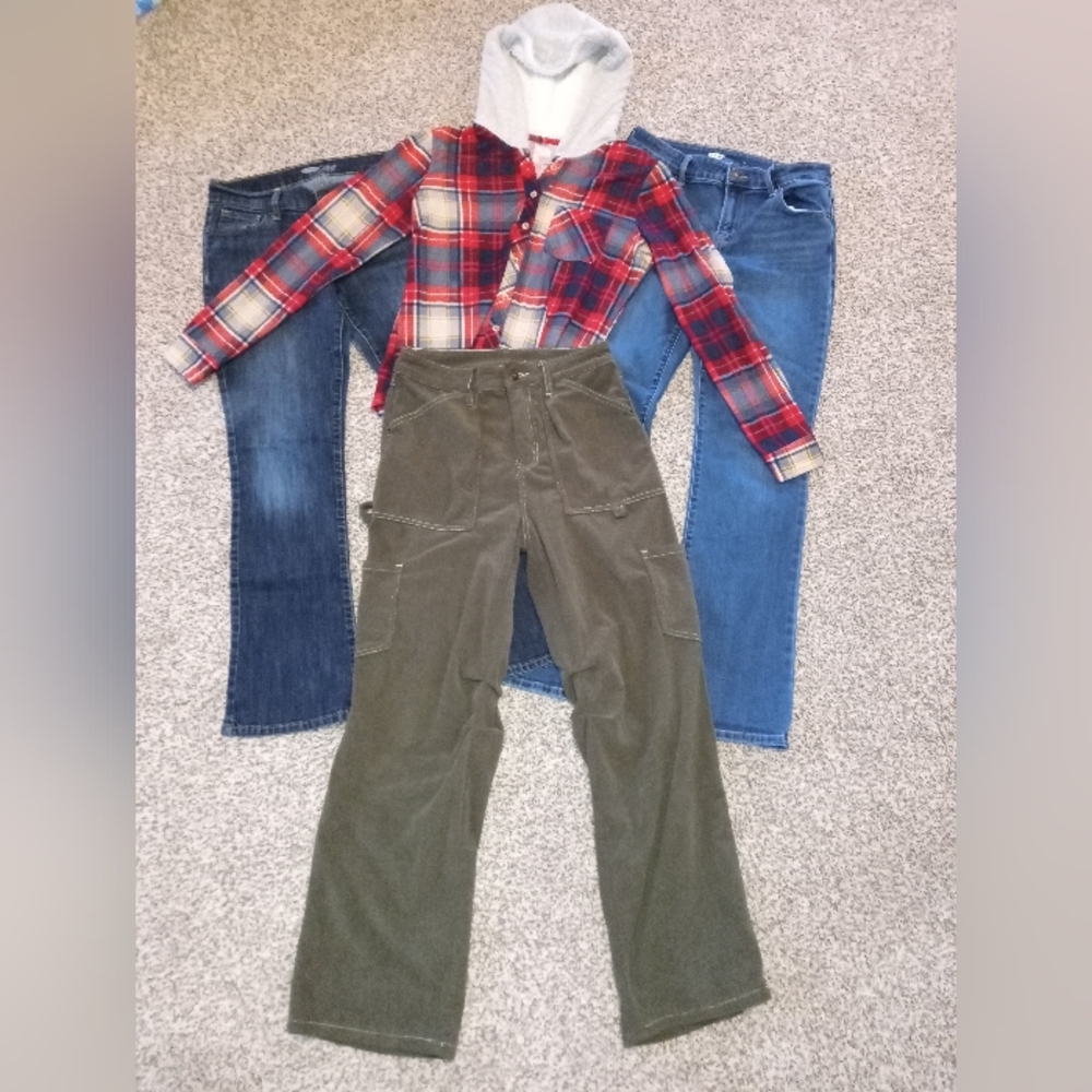 Woman's size 6 old Navy bundle